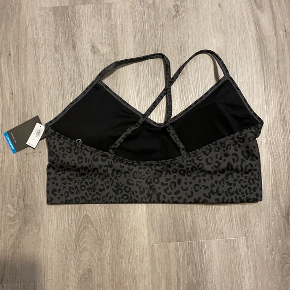 GapFit blackout Technology sports bra, removable pads, size XL - Picture 2 of 2